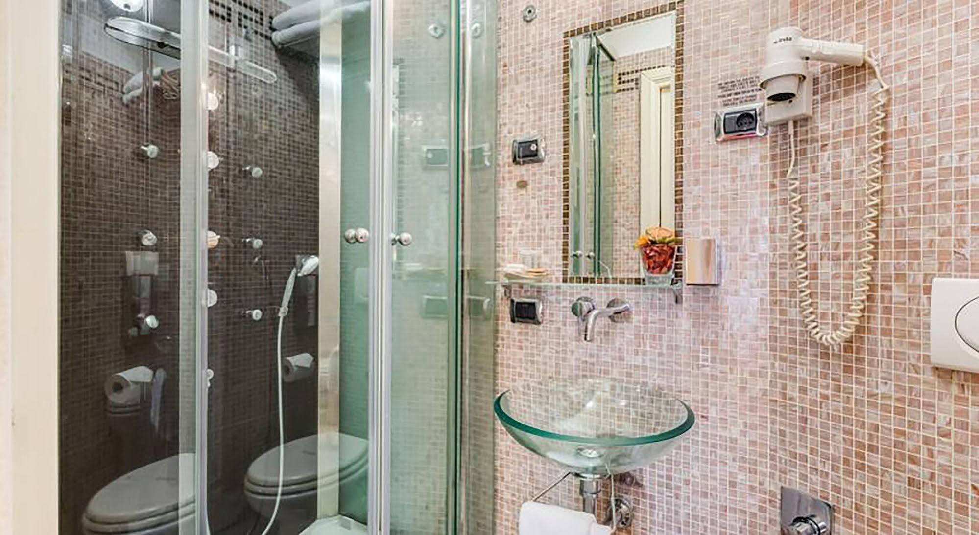 فندق 38 Viminale Street روما المظهر الخارجي الصورة